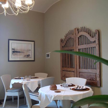 Hotel Locanda Stendhal โคลอร์โน ภายนอก รูปภาพ