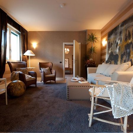Hotel Locanda Stendhal โคลอร์โน ภายนอก รูปภาพ