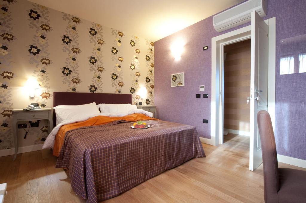 Hotel Locanda Stendhal โคลอร์โน ห้อง รูปภาพ