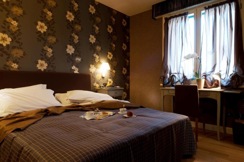Hotel Locanda Stendhal โคลอร์โน ห้อง รูปภาพ