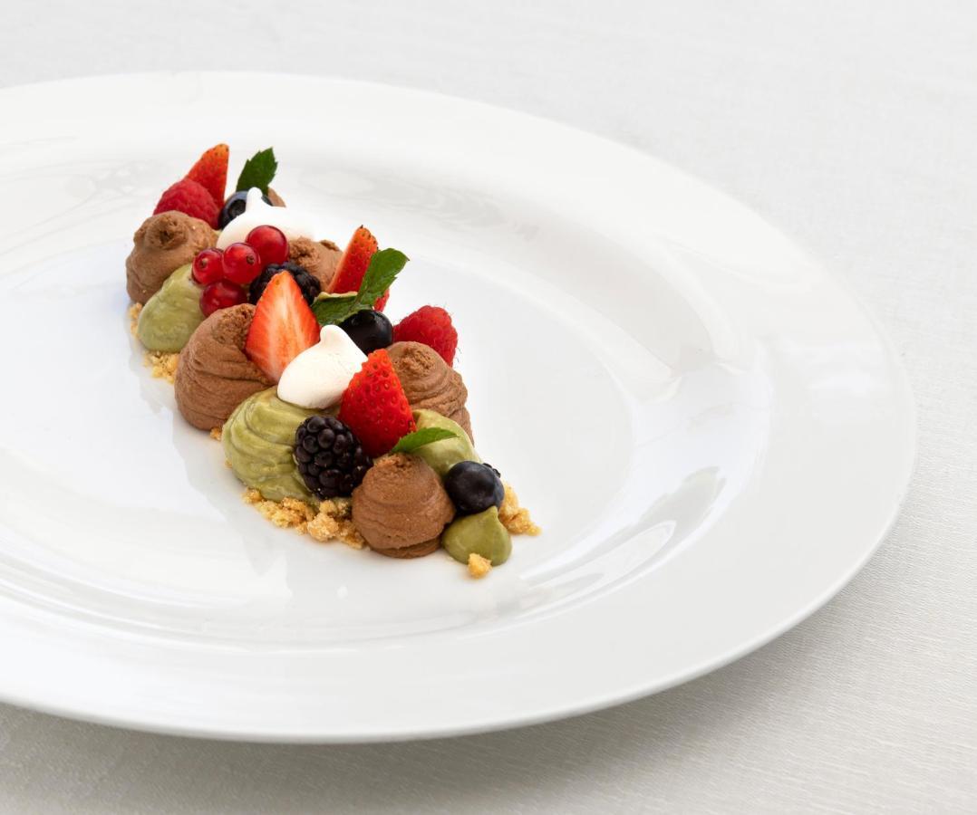 Hotel Locanda Stendhal โคลอร์โน ภายนอก รูปภาพ